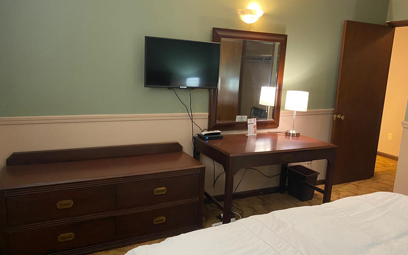 Comfortable Stay with Free WIFI and Parking in Abilene, KS